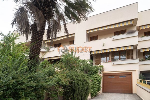 casa indipendente in vendita a Perugia in zona Madonna Alta