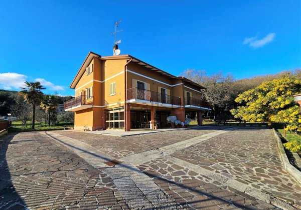 casa indipendente in vendita a Perugia in zona Centro Città