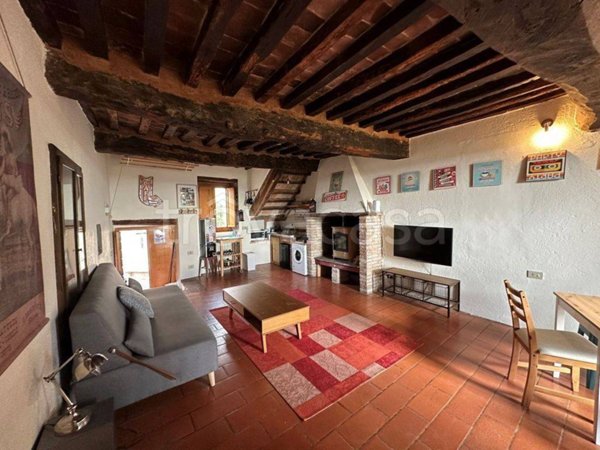 casa indipendente in vendita a Perugia in zona Fontignano