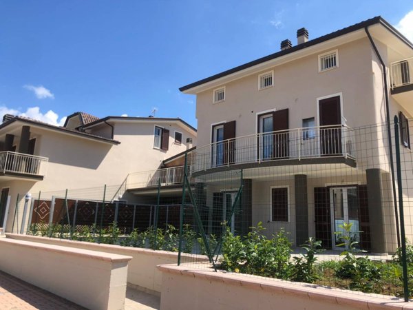 appartamento in vendita a Perugia in zona Collestrada
