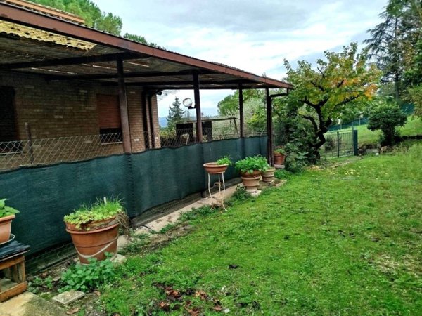 casa indipendente in vendita a Perugia in zona Canneto