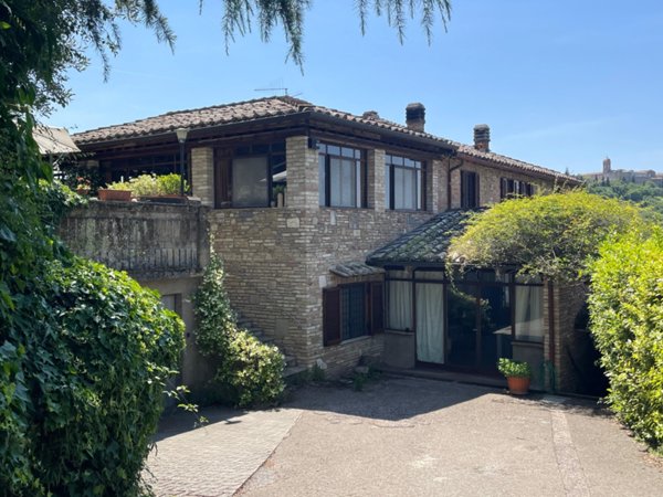 casa indipendente in vendita a Perugia in zona Monteluce