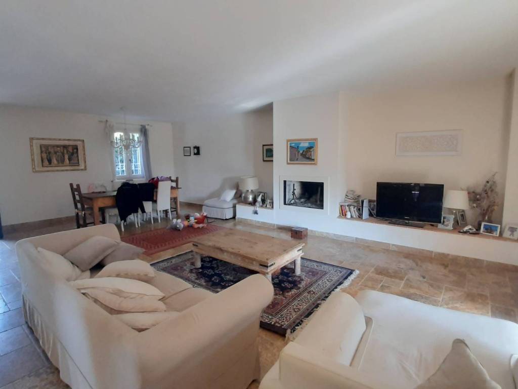 casa indipendente in vendita a Perugia in zona Collestrada