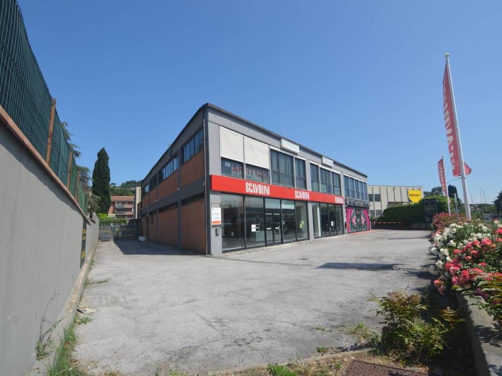 ufficio in vendita a Perugia in zona Prepo