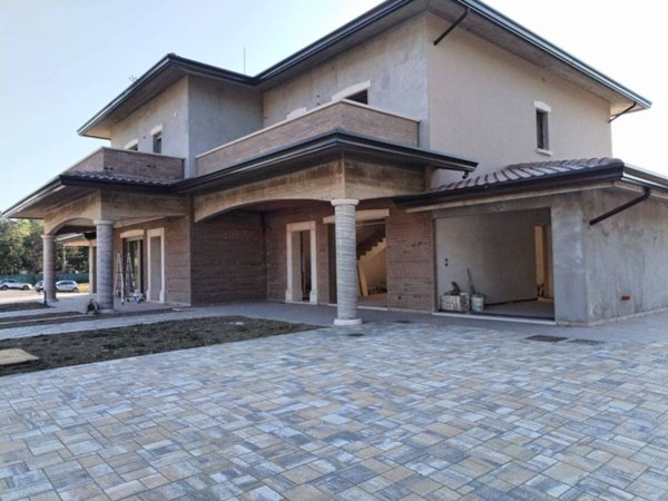 casa indipendente in vendita a Perugia in zona Fontignano