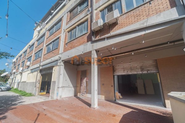 negozio in vendita a Perugia in zona Stazione