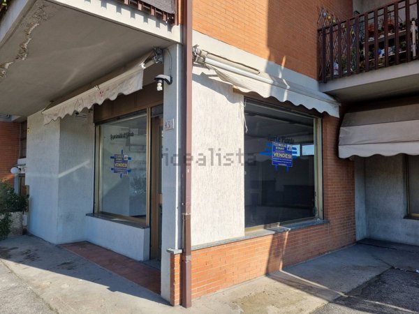 locale commerciale in vendita a Perugia