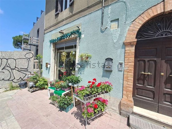 locale commerciale in vendita a Perugia in zona Filosofi