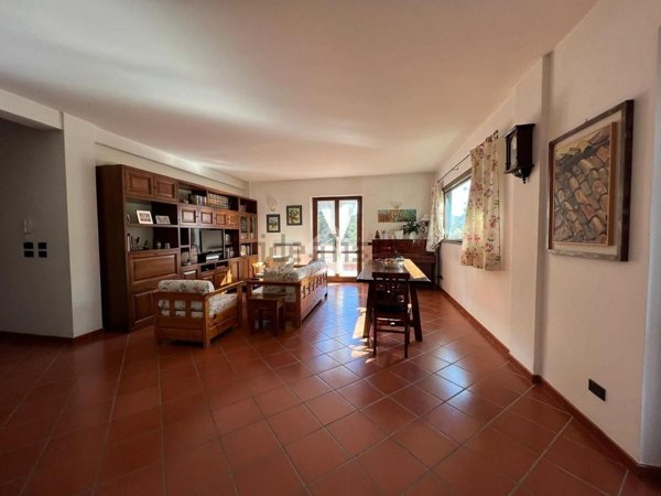 casa indipendente in vendita a Perugia in zona Centro Città