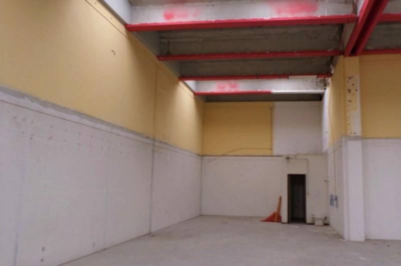 capannone in vendita a Perugia in zona Centro Città
