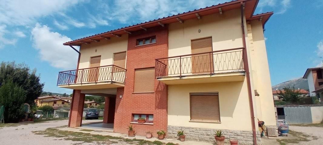 casa indipendente in vendita a Perugia