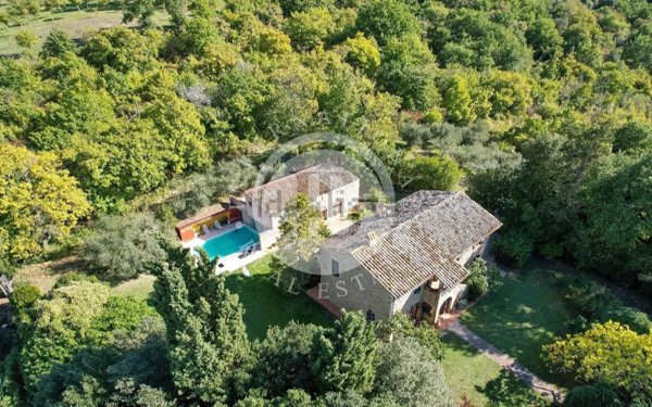 casa indipendente in vendita a Perugia