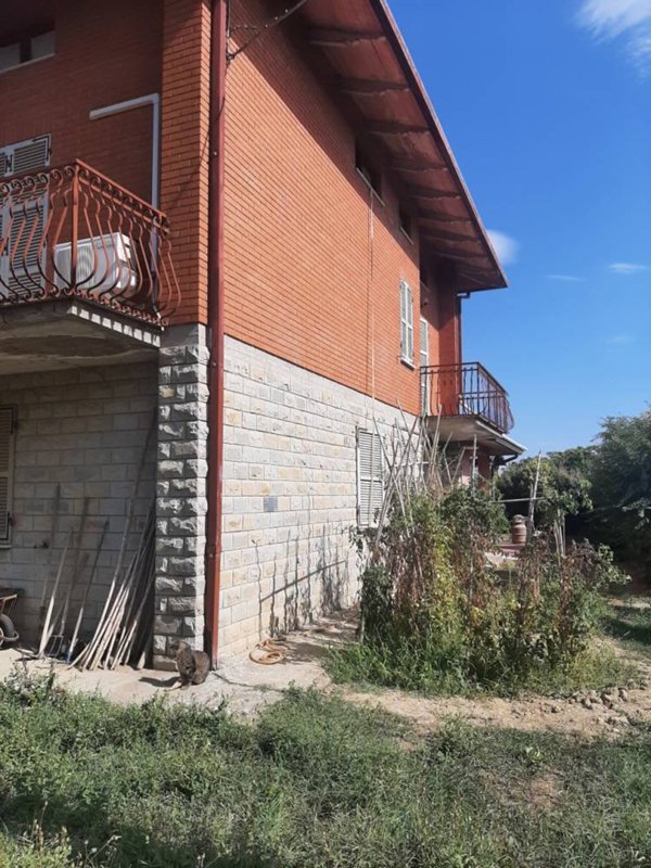 casa indipendente in vendita a Perugia