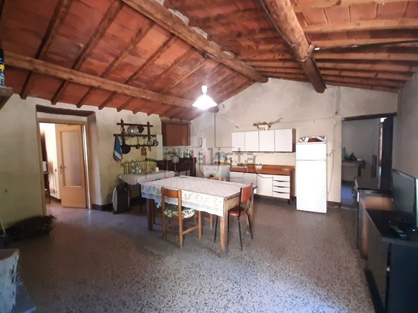 casale in vendita a Perugia in zona Bosco