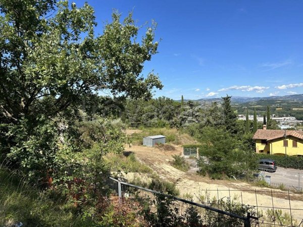 casa indipendente in vendita a Perugia in zona Casaglia