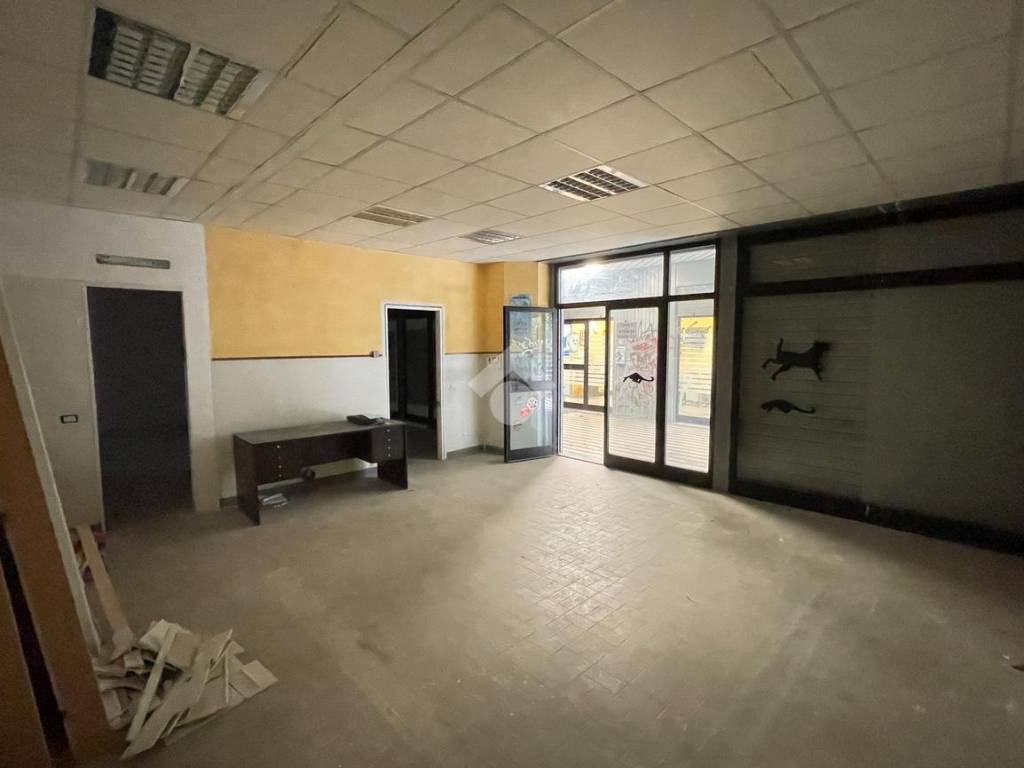 negozio in vendita a Perugia in zona Madonna Alta