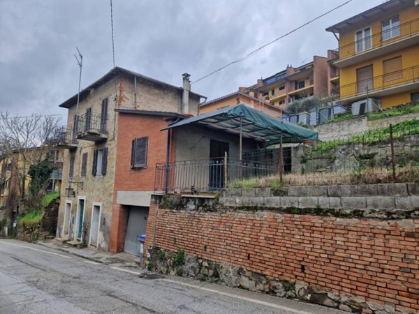 casa indipendente in vendita a Perugia in zona Monteluce