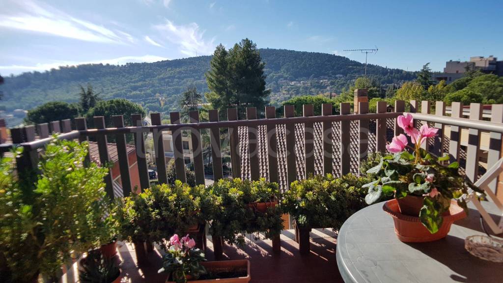 appartamento in vendita a Perugia in zona Ferro di Cavallo