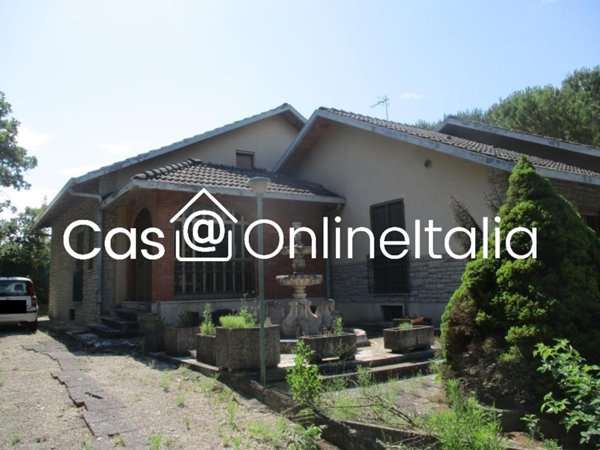 casa indipendente in vendita a Perugia in zona Ferro di Cavallo