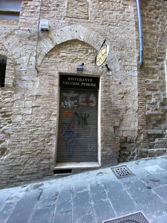 negozio in vendita a Perugia in zona Centro Città
