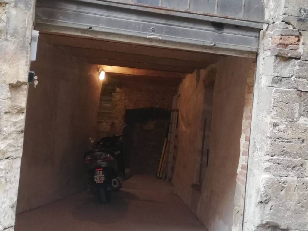 locale di sgombero in vendita a Perugia in zona Elce