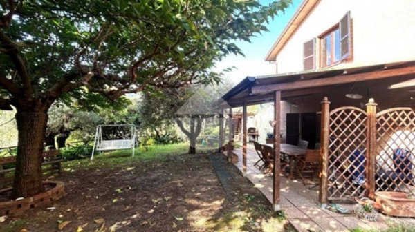casa indipendente in vendita a Perugia in zona Ponte Pattoli