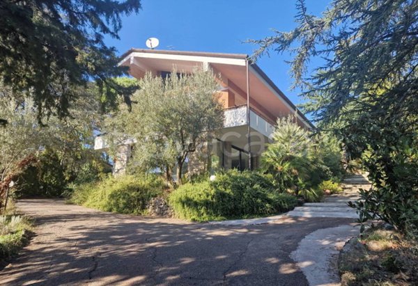 casa indipendente in vendita a Perugia in zona Montelaguardia
