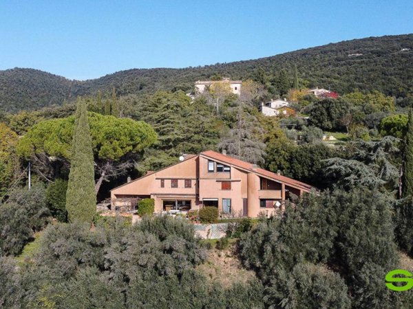 casa indipendente in vendita a Perugia in zona Ferro di Cavallo