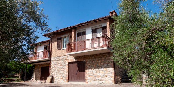 casa indipendente in vendita a Perugia in zona Fontignano