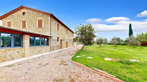 casa indipendente in vendita a Perugia in zona Montebello