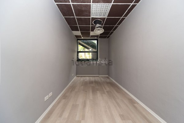 negozio in vendita a Perugia in zona Madonna Alta