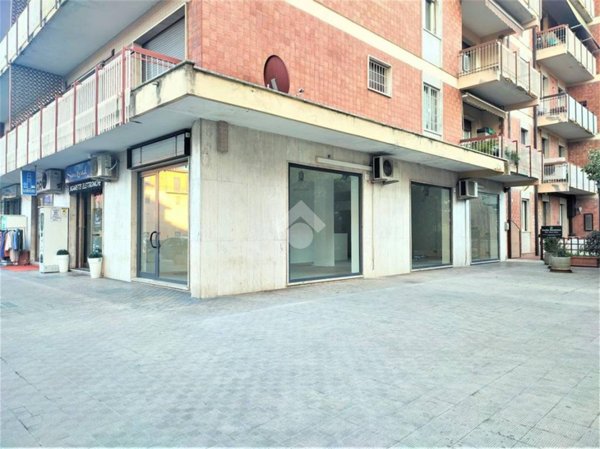 negozio in vendita a Perugia in zona Ponte San Giovanni