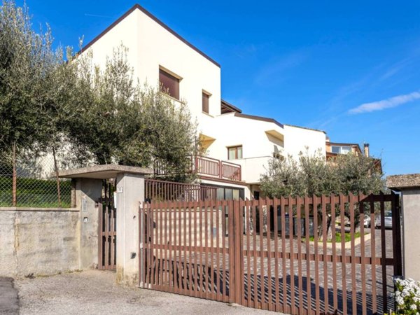 casa indipendente in vendita a Perugia in zona San Sisto