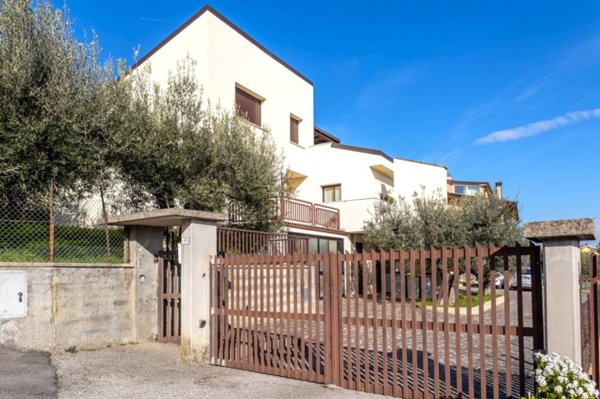 casa indipendente in vendita a Perugia in zona San Sisto