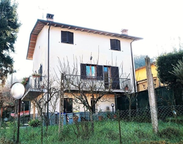 casa indipendente in vendita a Perugia in zona Centro Città