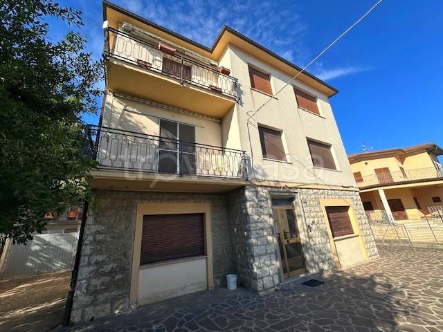 casa indipendente in vendita a Perugia in zona Santa Lucia