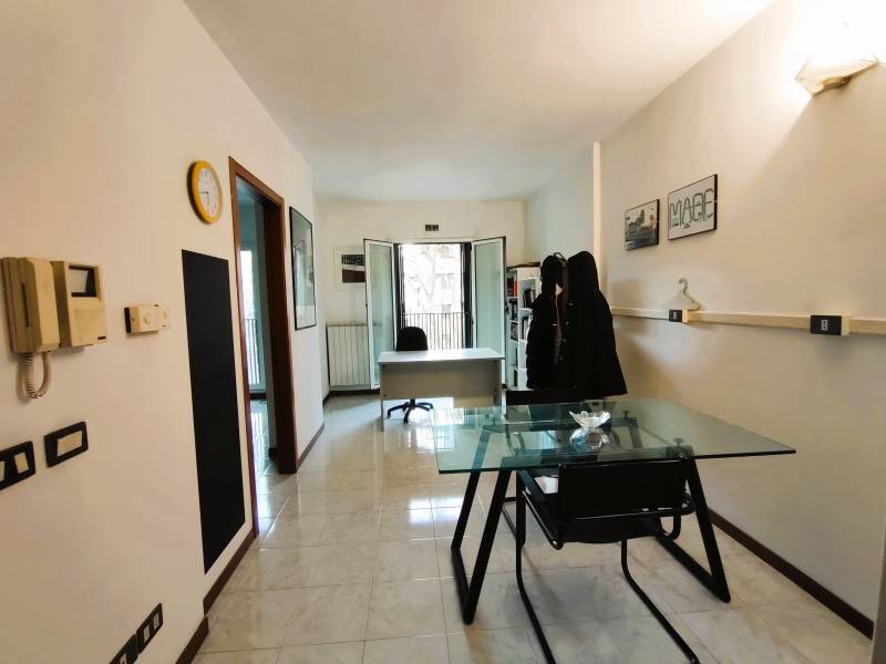 ufficio in vendita a Perugia in zona Elce