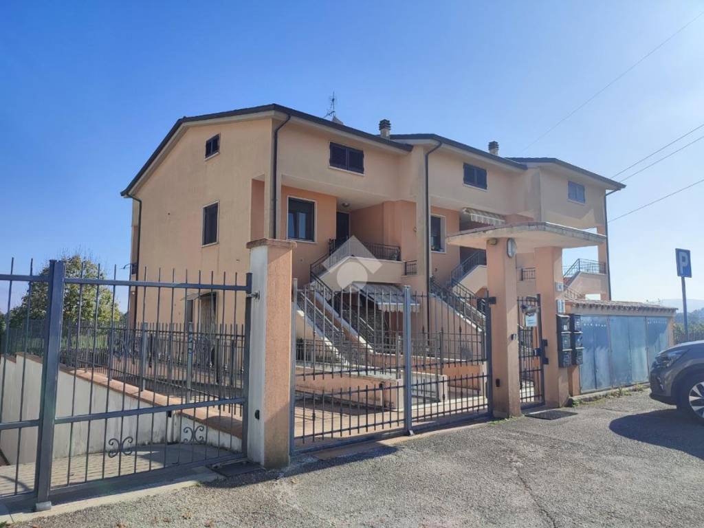 appartamento in vendita a Perugia in zona Collestrada