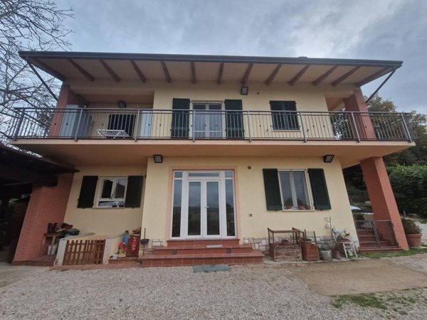casa indipendente in vendita a Perugia in zona San Fortunato