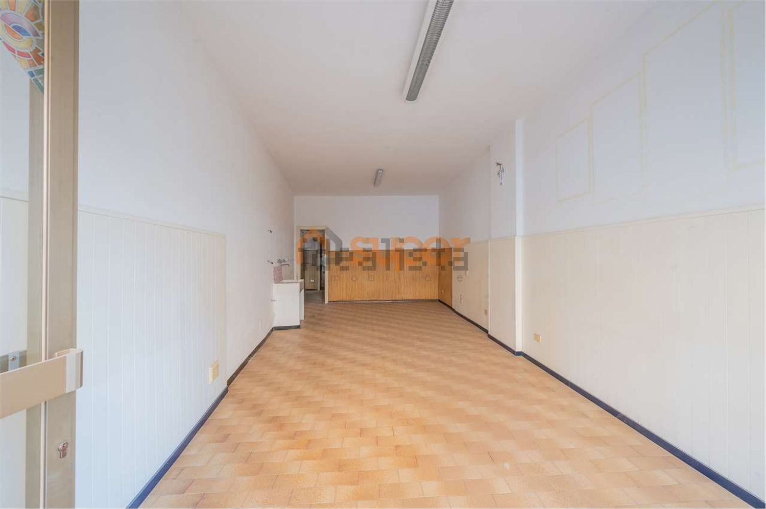 locale commerciale in vendita a Perugia in zona Ponte d'Oddi