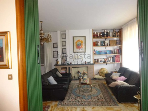 casa indipendente in vendita a Perugia in zona Centro Città