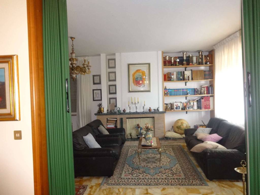 casa indipendente in vendita a Perugia in zona Centro Città