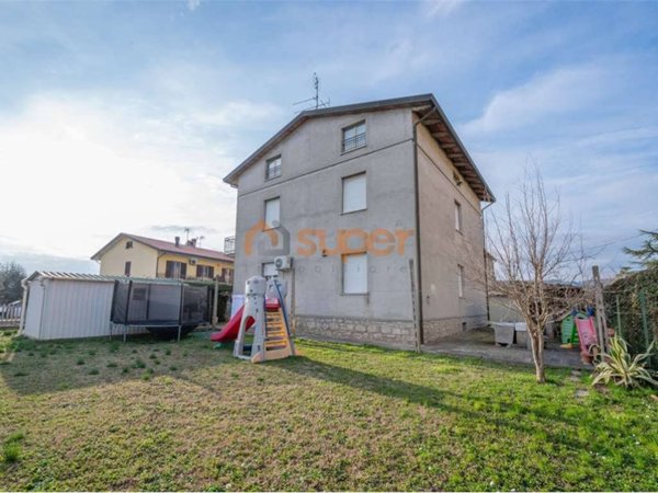 casa indipendente in vendita a Perugia in zona Casaglia