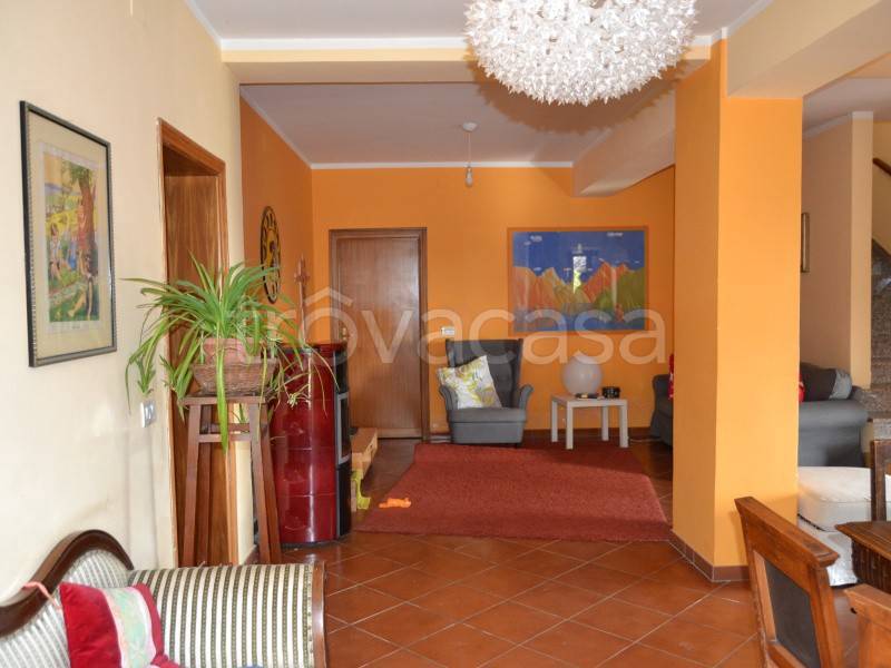 casa indipendente in vendita a Perugia in zona Montebello