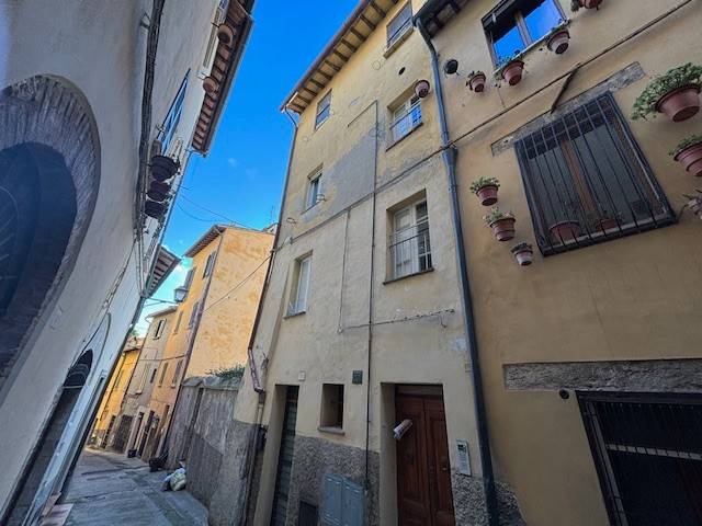 appartamento in vendita a Perugia in zona Centro Città