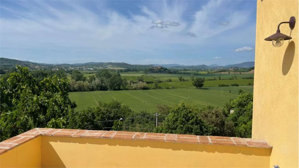 casa indipendente in vendita a Perugia