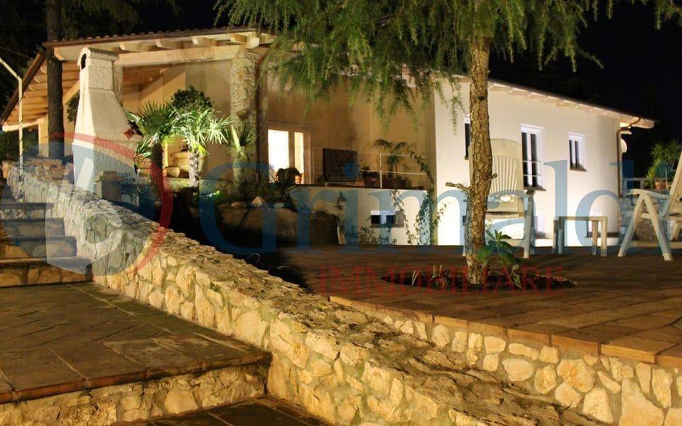 casa indipendente in vendita a Perugia in zona L'Olmo