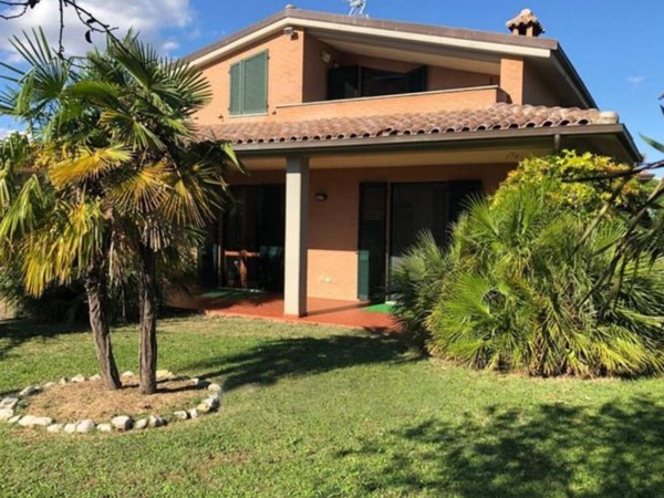 casa indipendente in vendita a Perugia in zona Lacugnano