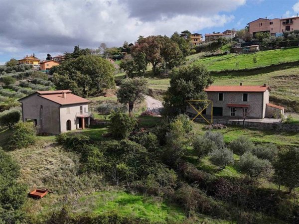 casale in vendita a Perugia in zona Piccione