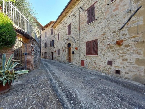 casa indipendente in vendita a Perugia in zona Fontignano
